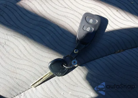 2013 Hyundai Accent Gls z USA, uszkodzony, nr VIN KMHCU4AEXDU279373